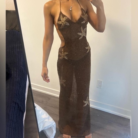 Elegant Brown Starfish Embellished Dress - Picture 2 of 4
